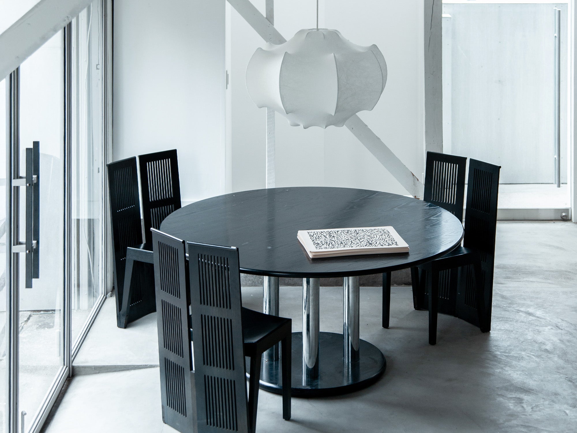 gallery stoop 2506 #001