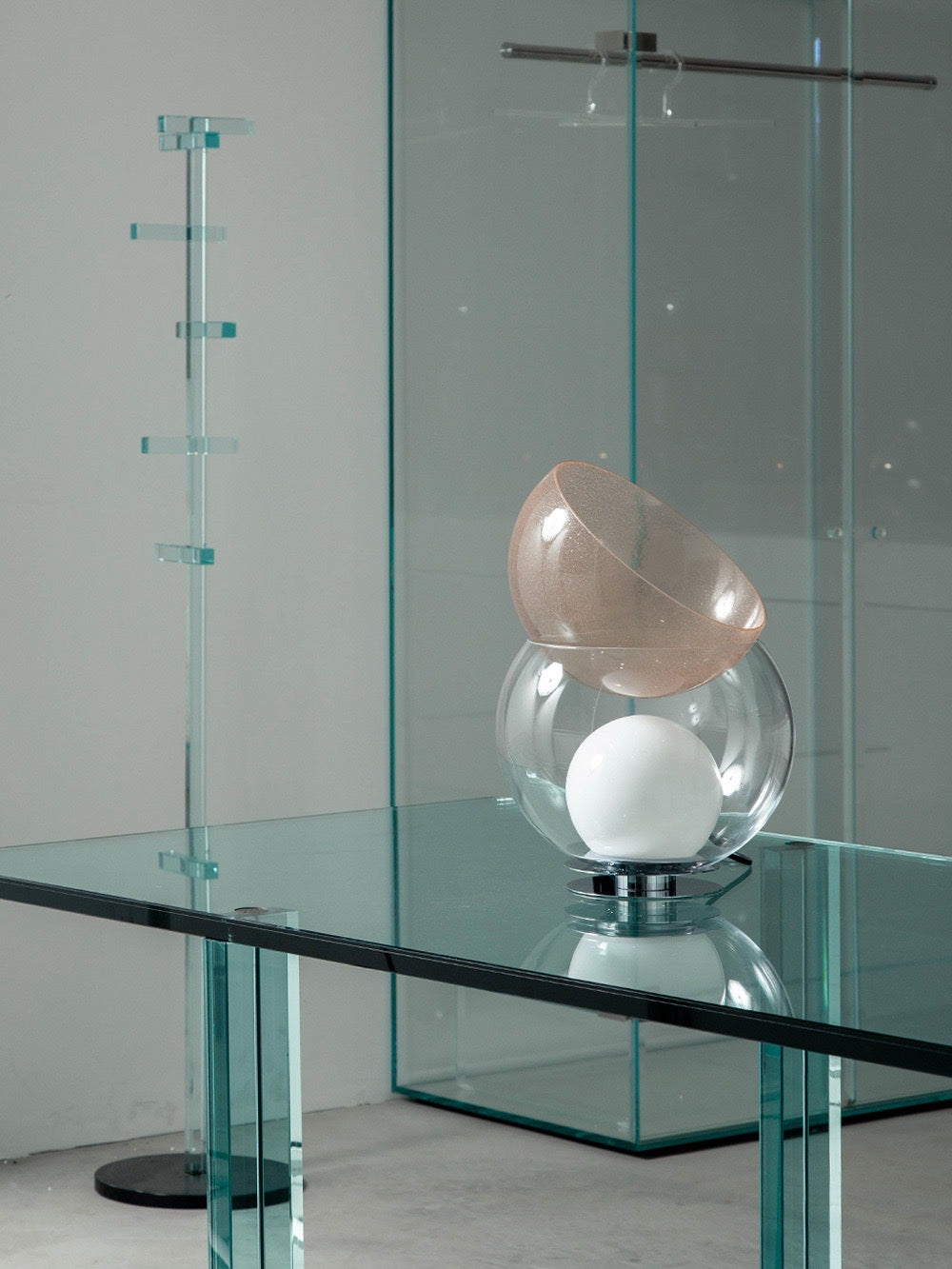 Giova Desk Lamp and Flower Vase by Gae Aulenti for FontanaArte