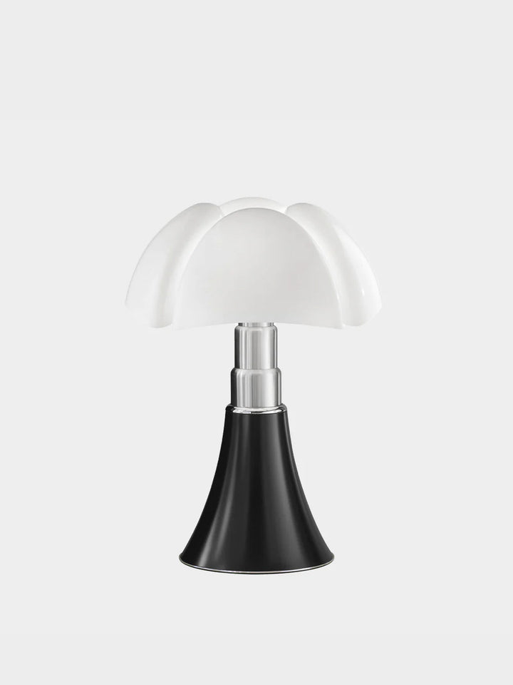 Gae Aulenti,ガエ・アウレンティ,Martinelli Luce,マルティネリルーチェ,PIPISTRELLO,table lamp, ピピステレッロ,テーブルランプ,topso,トプソ,デザイナーズ家具,ショールーム,清澄白河,インテリアデザイン