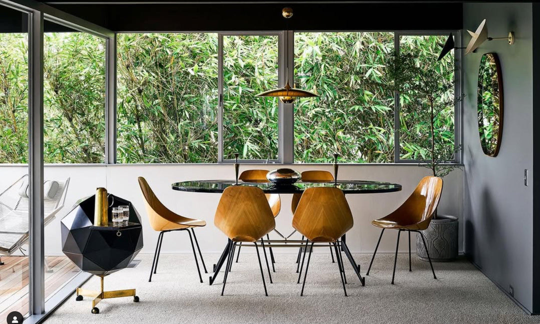 1956年にコンパッソ・ドーロ賞を受賞した Medea（メデア）チェア。アッシュ材、オーク材の取り扱いがスタートしました。