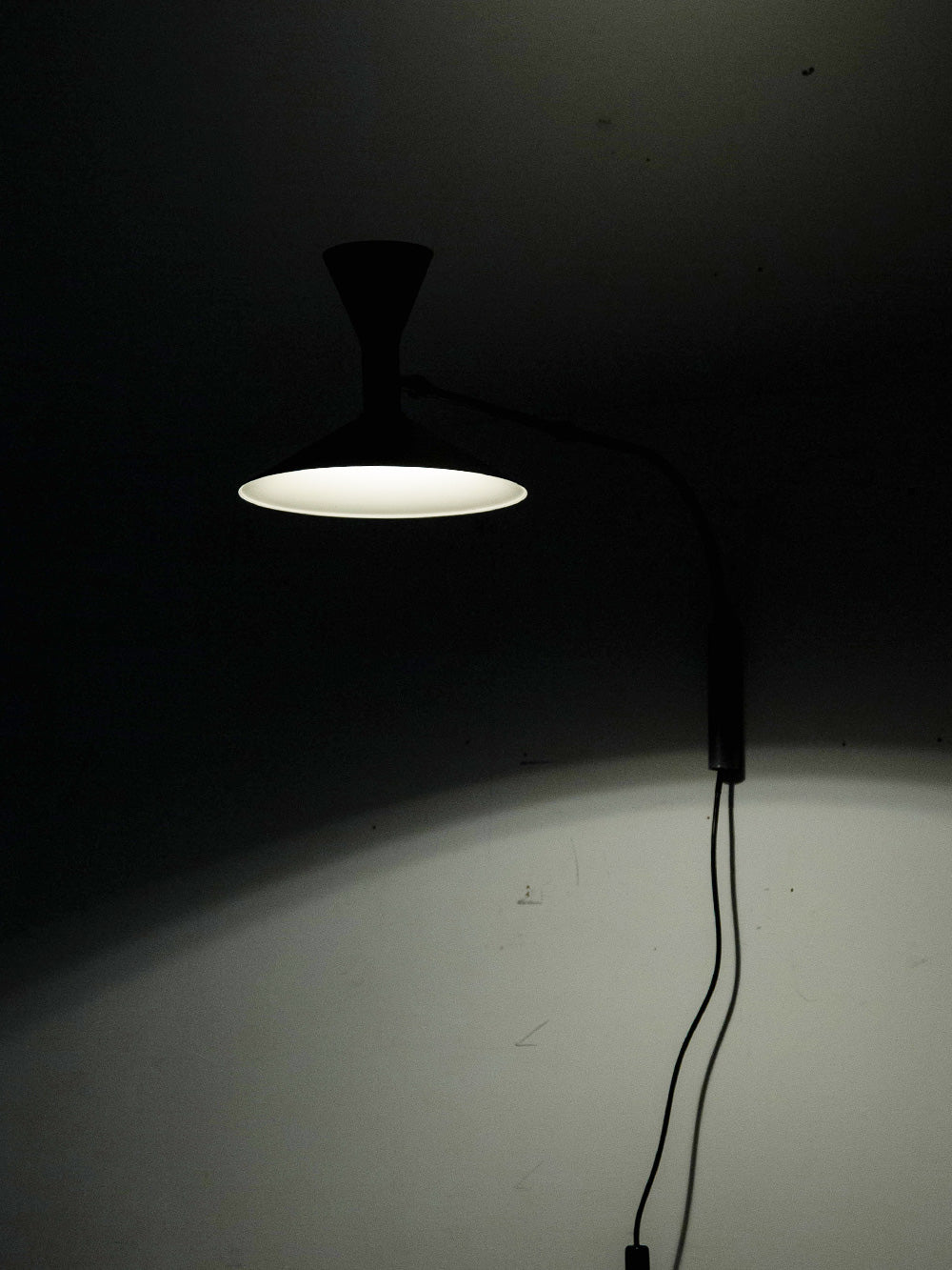 Le Corbusier,ル・コルビュジエ,NEMO,ネモ,wall lamp,ウォールランプ,Lampe De Marseille,ランプ・ドゥ・マルセイユ,topso,トプソ,デザイナーズ家具,ショールーム,清澄白河,インテリアデザイン