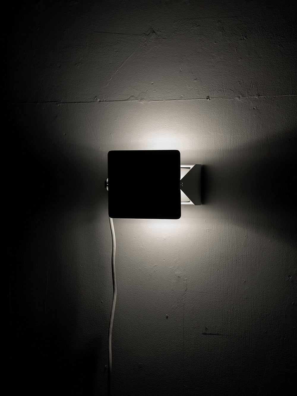 Charlotte Perriand,シャルロット・ペリアン,NEMO,ネモ,wall lamp,ウォールランプ,Applique À Volet Pivotant,アップリケ・ア・ヴォレ・ピヴォタン,topso,トプソ,デザイナーズ家具,ショールーム,清澄白河,インテリアデザイン