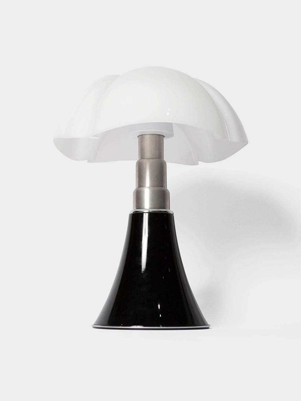 Gae Aulenti,ガエ・アウレンティ,Martinelli Luce,マルティネリルーチェ,PIPISTRELLO,table lamp, ピピステレッロ,テーブルランプ,topso,トプソ,デザイナーズ家具,ショールーム,清澄白河,インテリアデザイン