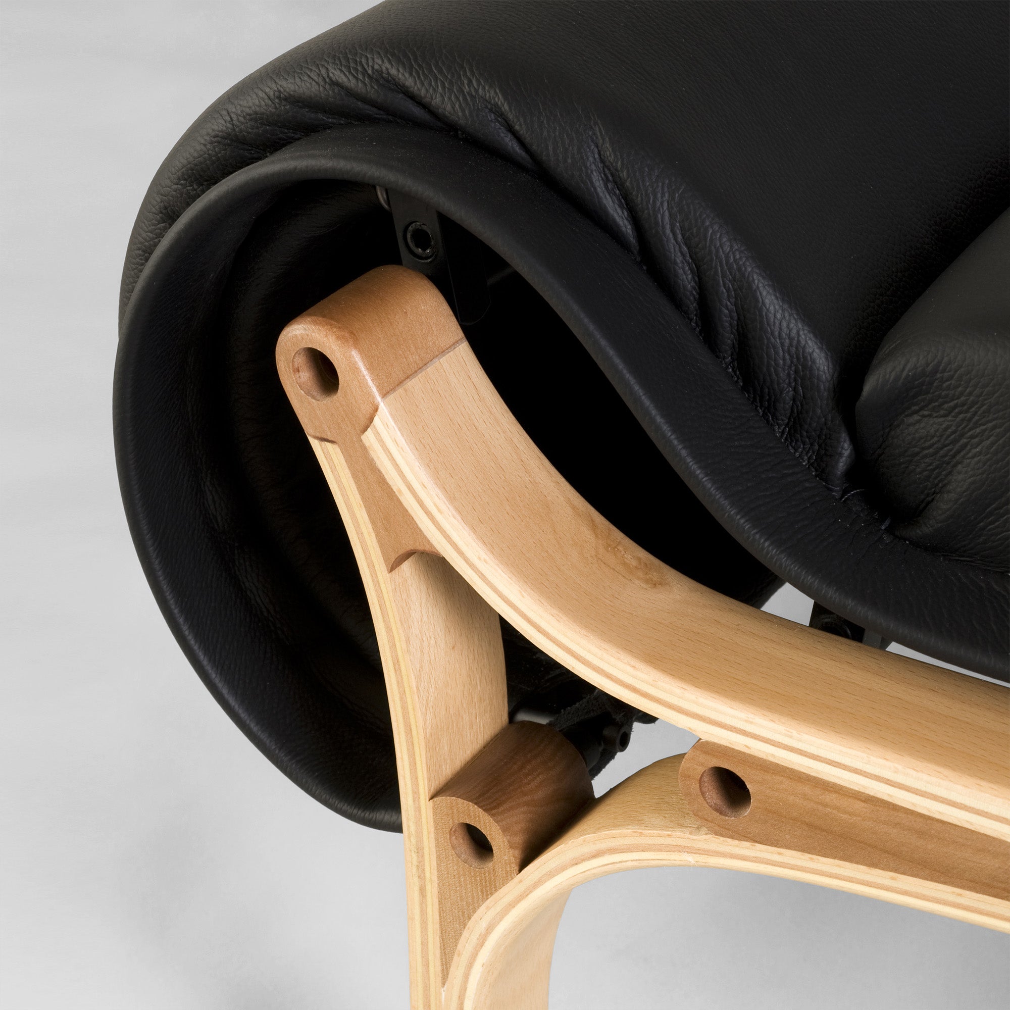 CV Lounge Chair by Cristian Valdes for OBJEKTO