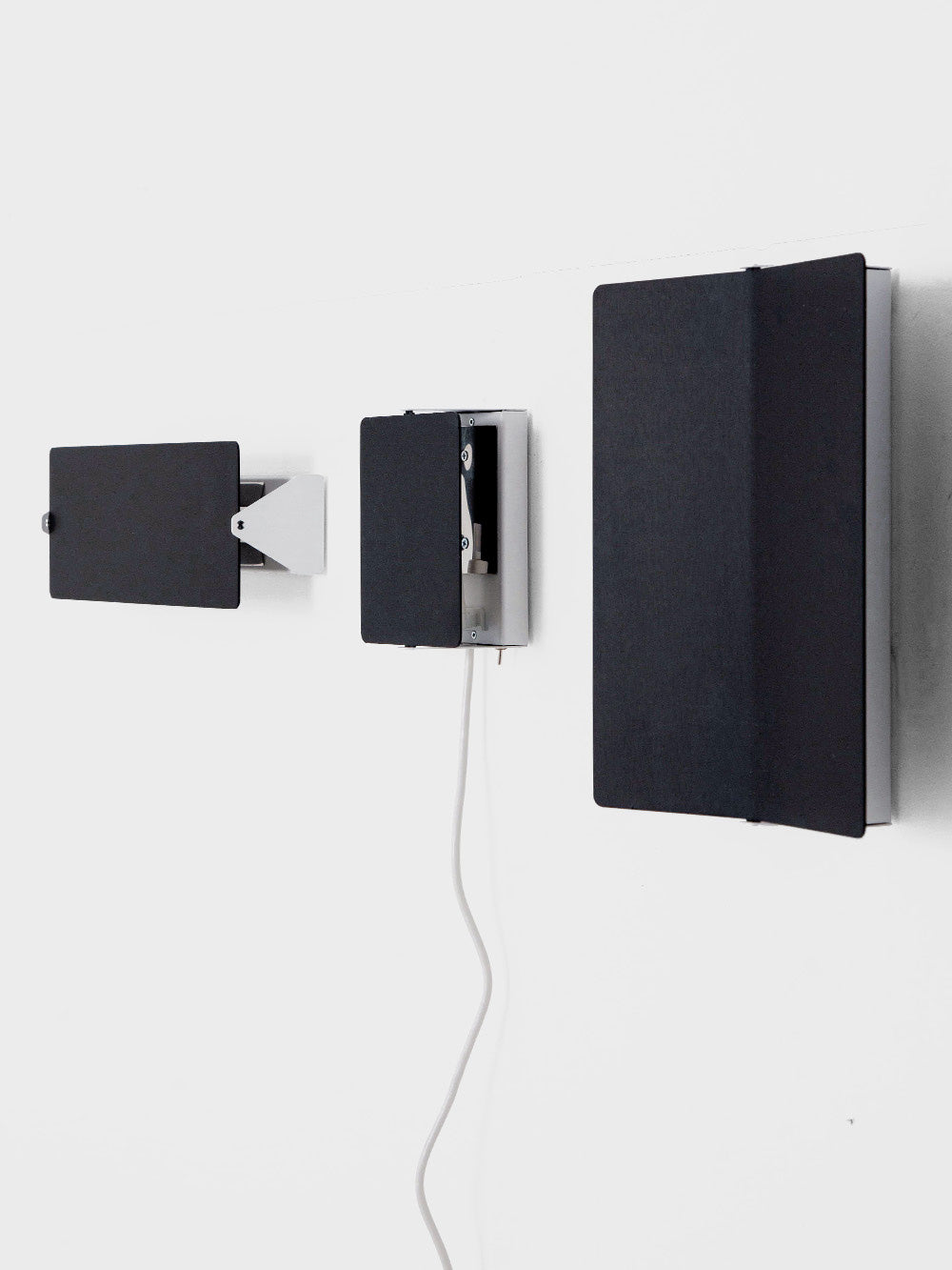 Charlotte Perriand,シャルロット・ペリアン,NEMO,ネモ,wall lamp,ウォールランプ,Applique À Volet Pivotant Plié,アップリケ・ア・ヴォレ・ピヴォタン・プリエ,topso,トプソ,デザイナーズ家具,ショールーム,清澄白河,インテリアデザイン