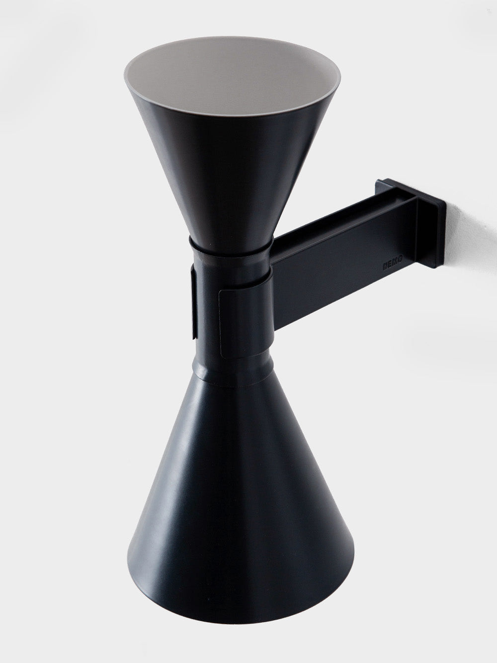 Le Corbusier,ル・コルビュジエ,NEMO,ネモ,wall lamp,ウォールランプ,Applique de Marseille,アプリケ・ド・マルセイユ,topso,トプソ,デザイナーズ家具,ショールーム,清澄白河,インテリアデザイン