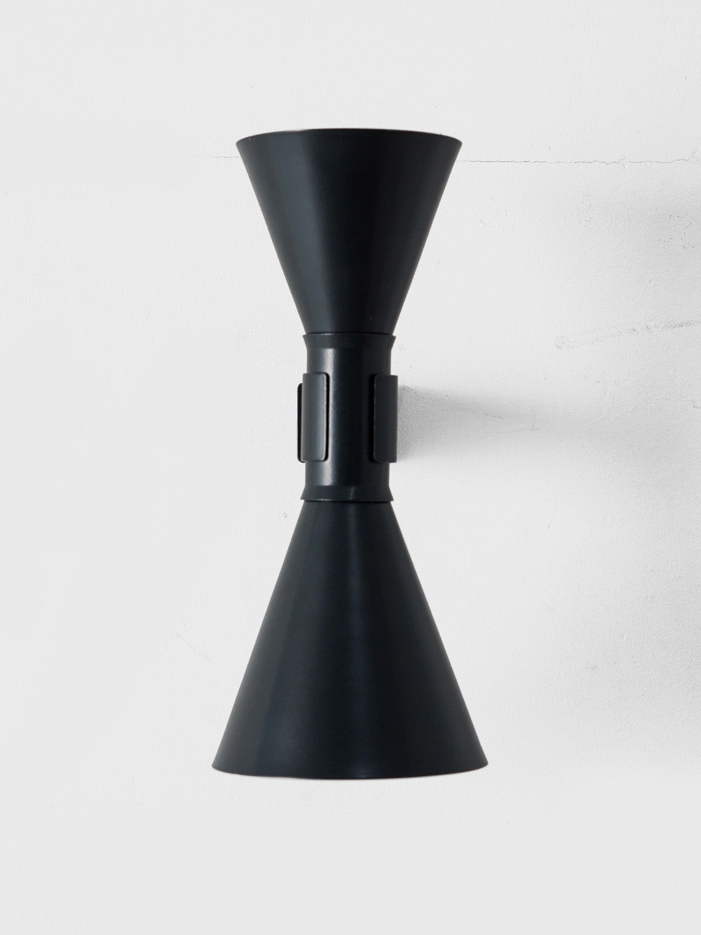 Le Corbusier,ル・コルビュジエ,NEMO,ネモ,wall lamp,ウォールランプ,Applique de Marseille,アプリケ・ド・マルセイユ,topso,トプソ,デザイナーズ家具,ショールーム,清澄白河,インテリアデザイン