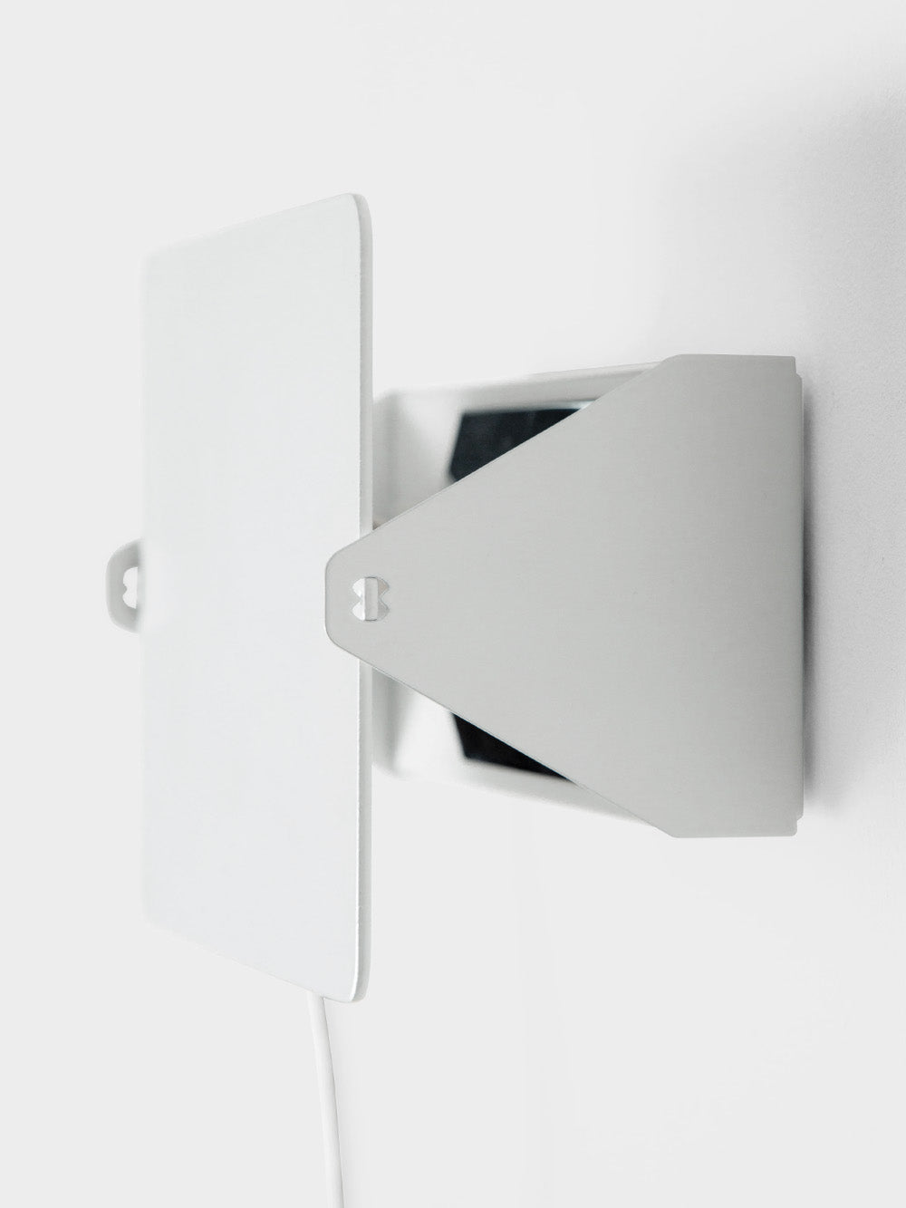 Charlotte Perriand,シャルロット・ペリアン,NEMO,ネモ,wall lamp,ウォールランプ,Applique À Volet Pivotant,アップリケ・ア・ヴォレ・ピヴォタン,topso,トプソ,デザイナーズ家具,ショールーム,清澄白河,インテリアデザイン