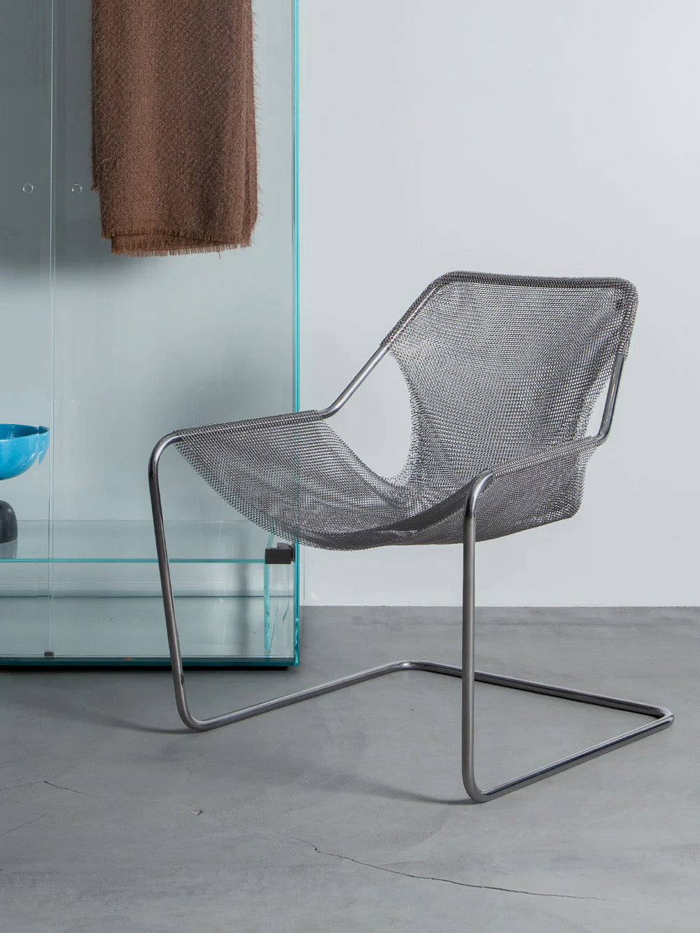 Paulistano Mesh Arm Chair by Paulo Mendes da Rocha for OBJEKTO